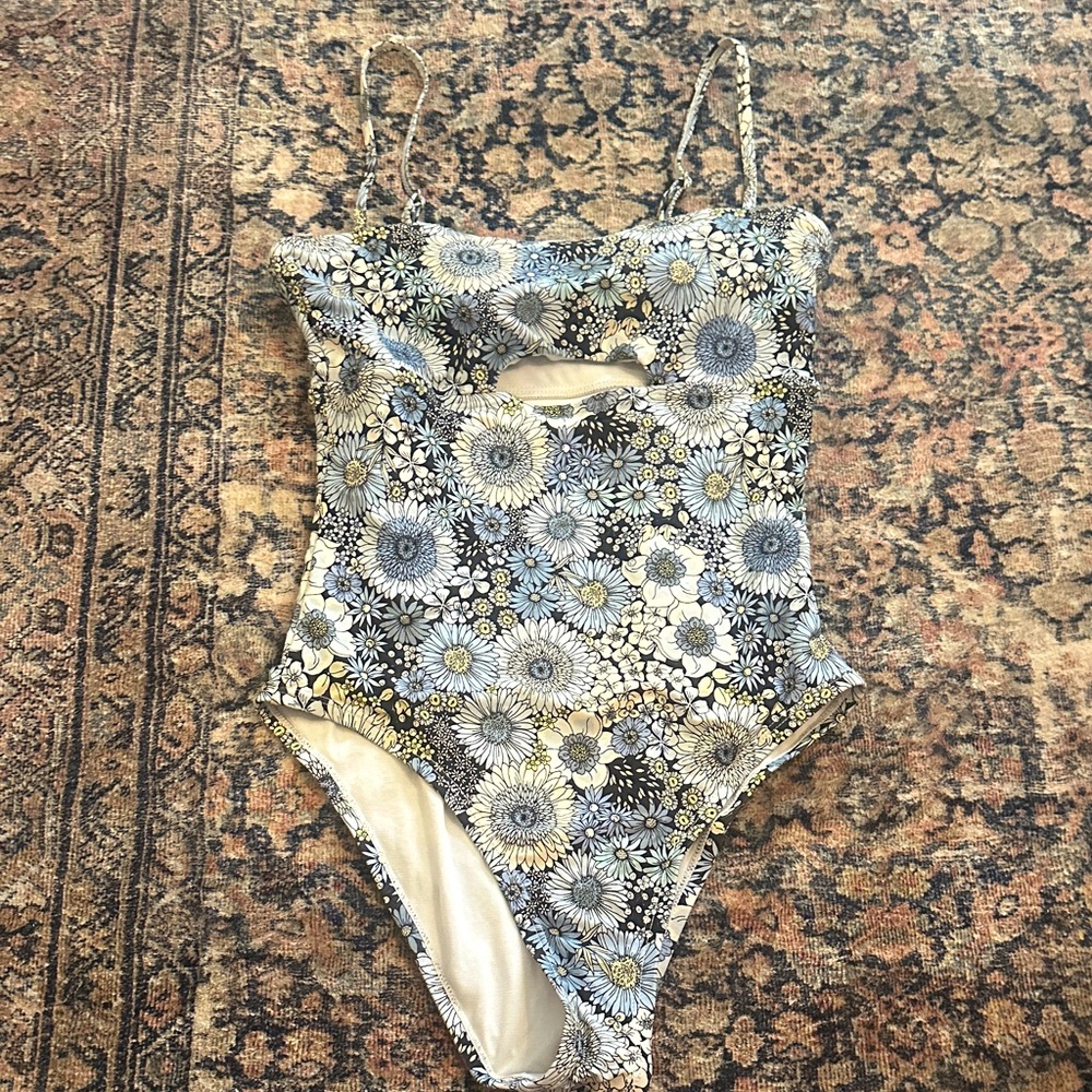 VYB floral Swimsuit, size M